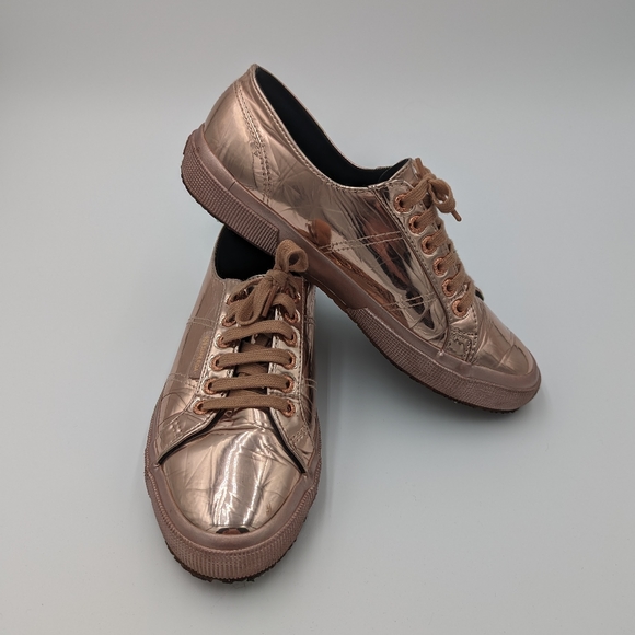 Sneakers - Picture 2 of 3